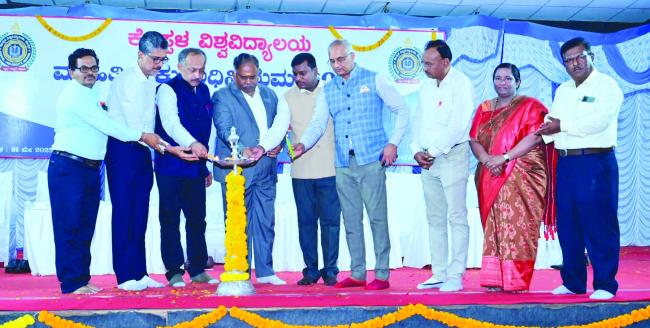 ಮಾಹಿತಿ ಹಕ್ಕು ಅಧಿನಿಯಮ ಕುರಿತು ಕೊಪ್ಪಳ ವಿ.ವಿ.ಯಿಂದ ಒಂದು ದಿನದ ಕಾರ್ಯಾಗಾರ 