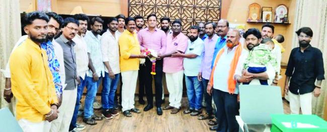 ಸವಿತಾ ಸಮಾಜದಿಂದ ಹುಬ್ಬಳ್ಳಿ-ಧಾರವಾಡ ಪೊಲೀಸ್‌ರಿಗೆ ಸನ್ಮಾನ 