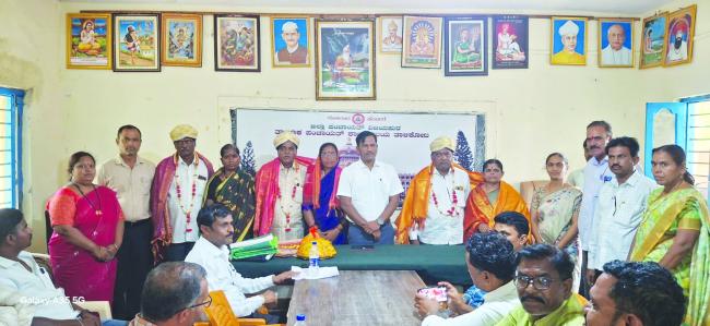 ಸೇವಾ ನಿವೃತ್ತ ಪಿಡಿಓ ಹಿರೇಮಠ ಹಾಗೂ ಕಲಹಾರಿಗೆ ಬೀಳ್ಕೊಡುವ ಸಮಾರಂಭ  