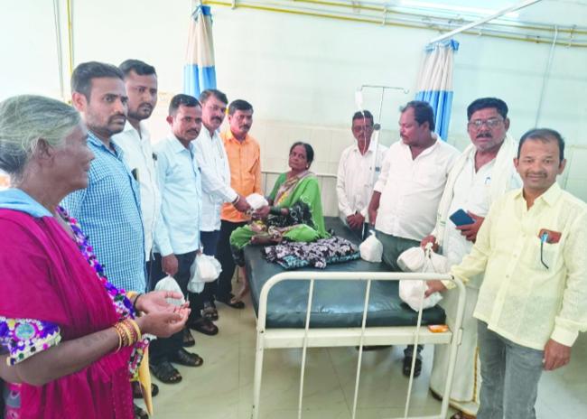 ಶಾಸಕ ಕೃಷ್ಣನಾಯ್ಕ ಜನ್ಮದಿನ : ರೋಗಿಗಳಿಗೆ ಹಣ್ಣು ಹಂಪಲ ವಿತರಣೆ