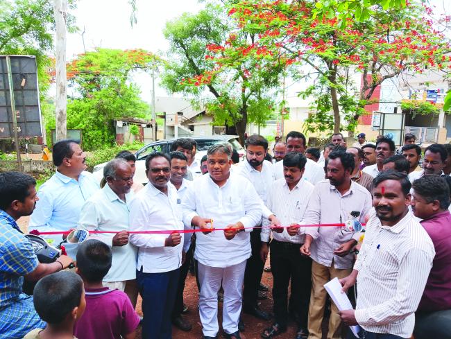 ಅಧಿಕಾರಿಗಳು ಆಸಕ್ತಿವಹಿಸಿ ಕಾರ್ಯನಿರ್ವಹಿಸಿದರೆ ಕ್ಷೇತ್ರದ ಜನರಿಗೆ ನ್ಯಾಯ ಒದಗಿಸಲು ಸಾಧ್ಯ : ಶಾಸಕ ಪಠಾಣ 