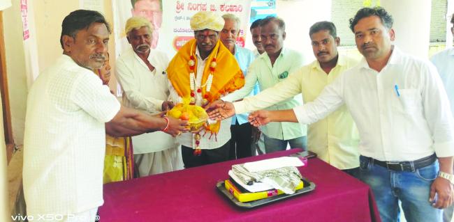 ನಿವೃತ್ತ ಗ್ರಾಪಂ ಕಾರ್ಯದರ್ಶಿ ನಿಂಗಪ್ಪ ಕಲಹಾರಿಗೆ ಸನ್ಮಾನ  