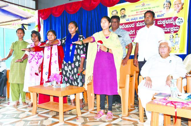 ಭವ್ಯ ಭವಿಷ್ಯದ ನಾಳೆಗೆ - ಬನ್ನಿ ಬನ್ನಿ ಶಾಲೆಗೆ : ಸಚಿವ ಎಚ್‌.ಕೆ.ಪಾಟೀಲ 