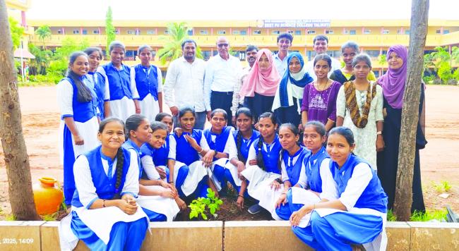 ಘನಮಠೇಶ್ವರ ಶಿಕ್ಷಣ ಸಂಸ್ಥೆಯಲ್ಲಿ ವಿಶ್ವಪರಿಸರ ದಿನಾಚರಣೆ  