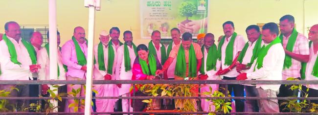 ಶ್ರೀಗಂಧವನ್ನು ಪ್ರತಿಯೊಬ್ಬ ರೈತ ಬೆಳೆದಲ್ಲಿ ಆತನ ಬದುಕು ಬಂಗಾರ: ಕವಿತಾ ಮಿಶ್ರಾ 