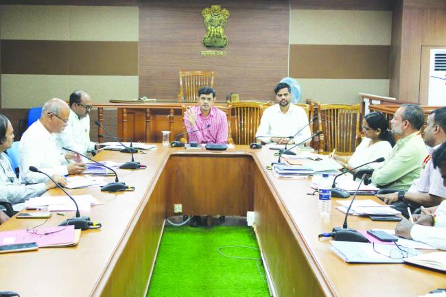 ಕೆಲಸ ಹಾಗೂ ಕಾಮಗಾರಿಗಳು ಪೆಂಡಿಂಗ್ ಇರದಂತೆ ಸಂಬಂಧಿಸಿದ ಇಲಾಖೆಯ ಅಧಿಕಾರಿಗಳು ಕ್ರಮ ವಹಿಸಿ