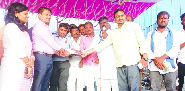 ಬೇಡಿಕೆ ಈಡೇರಿಸುವ ಭರವಸೆ ಹೋರಾಟ ಅಂತ್ಯ   