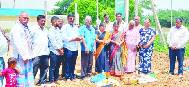 ನಗರಸಭೆ ಅಧ್ಯಕ್ಷರಿಂದ ವಿವಿಧ ಕಾಮಗಾರಿಗೆ ಗುದ್ದಲಿ ಪೂಜೆ 