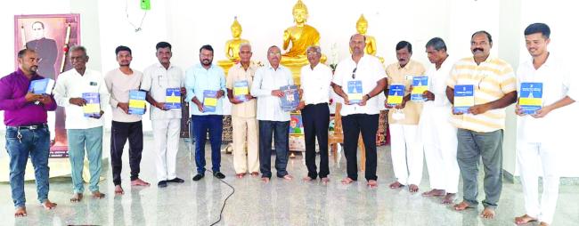 ಬುದ್ಧವಿಹಾರ ಗ್ರಂಥಾಲಯಕ್ಕೆ ಡಾ. ಅಂಬೇಡ್ಕರ್ ಸಂಪುಟಗಳ ಗ್ರಂಥದಾನ 