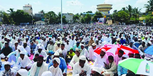 ಮುಸ್ಲಿಂ ಬಾಂಧವರಿಂದ ಬಕ್ರೀದ್ ಶ್ರದ್ಧೆಯಿಂದ ಆಚರಣೆ 