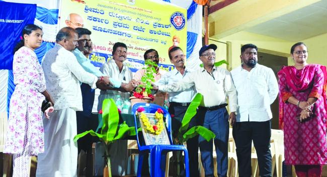 ಸಾಮಾಜಿಕ ವ್ಯವಸ್ಥೆ ಅರಿಯಲು ಎನ್‌.ಎಸ್‌.ಎಸ್‌.ಶಿಬಿರ ಸಹಕಾರಿ