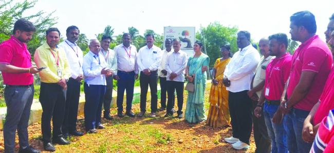 300 ಸಸಿಗಳನ್ನು ನೆಡುವ ಕಾರ್ಯಕ್ರಮಕ್ಕೆ  ಸಾಂಕೇತಿಕವಾಗಿ ಚಾಲನೆ  