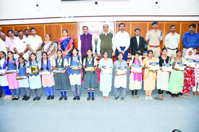 ಮಕ್ಕಳಿಗೆ ಶಿಕ್ಷಣ ಒದಗಿಸುವುದು  ಸಾಂವಿಧಾನಿಕ ಹಕ್ಕು   