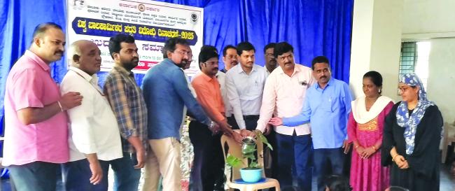 ಬಾಲ ಕಾರ್ಮಿಕ ಪದ್ಧತಿ ನಿರ್ಮೂಲನೆಗೆ ಶ್ರಮಿಸಿ : ಮಂಜುನಾಥ ನಾಯಕ