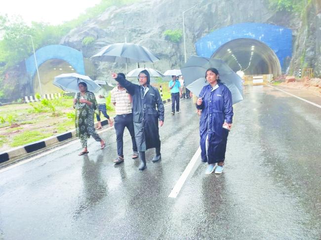 ವಿವಿಧ ಪ್ರದೇಶಗಳಿಗೆ ಜಿಲ್ಲಾಧಿಕಾರಿ ಭೇಟಿ ಪರೀಶೀಲನೆ 