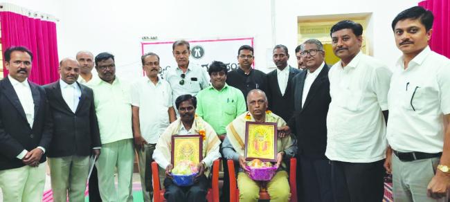 ಸೇವಾ ನಿವೃತ್ತ ನ್ಯಾಯಲಯದ ಶಿರಸ್ಥೇದಾರರಿಗೆ ಬಿಳ್ಕೊಡುಗೆ ಸಮಾರಂಭ  