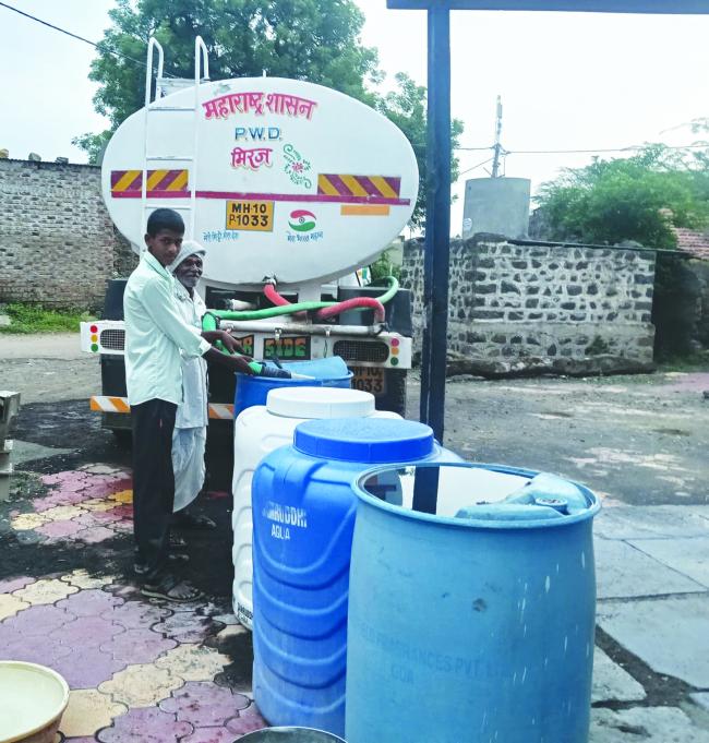 ಜತ್ತ ತಾಲೂಕಿನ ಗ್ರಾಮಗಳಲ್ಲಿ ನೀರಿನ ಸಮಸ್ಯೆ: ಟ್ಯಾಂಕರ್ ಮುಖಾಂತರ ನೀರು ಸರಬರಾಜು  