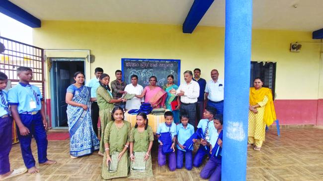 ಖಾಸಗೀ ಶಾಲೆಗೆ ಕಡಿವಾಣ ಹಾಕಿ: ಸರಕಾರಿ ಶಾಲೆಯ ಪ್ರವೇಶಾತಿ ಪಡೆಯಿರಿ  