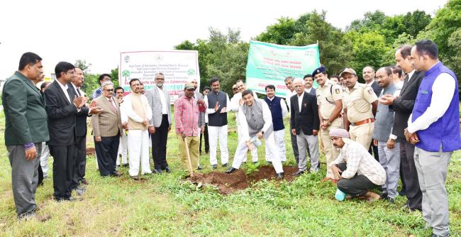 ಕರ್ನಾಟಕ ಉಚ್ಛ ನ್ಯಾಯಾಲಯ ಆವರಣದಲ್ಲಿ ವಿಶ್ವ ಪರಿಸರ ದಿನ ಆಚರಣೆ 