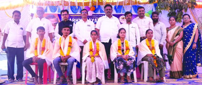 ಮಲ್ಲಿಕಾರ್ಜುನ ಮದರಿಯವರ ಕಾರ್ಯ ನಿಜಕ್ಕೂ ಶ್ಲಾಘನಿಯ: ವಾಲಿಕಾರ 