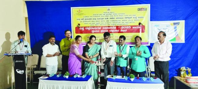 ವಿಶ್ವ ರಕ್ತದಾನಿಗಳ ದಿನಾಚರಣೆ: ರಕ್ತದಾನ ಶಿಬಿರ  ದಾನಗಳಲ್ಲಿ ರಕ್ತದಾನ ಶ್ರೇಷ್ಠದಾನ: ಡಾ.ಸರಿತಾ