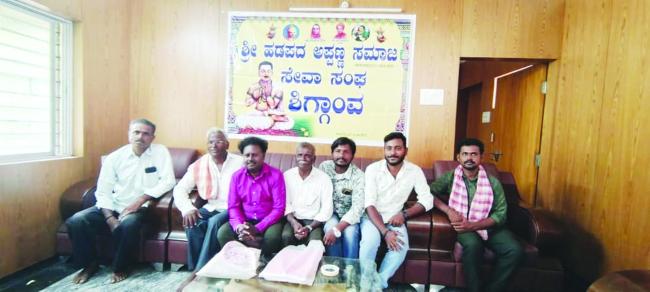 ಹಡಪದ ಅಪ್ಪಣ್ಣ ಸಮಾಜದ ಸರಕಾರಿ ಸೌಲಭ್ಯಕ್ಕಾಗಿ ಬೈಕ ರ್ಯಾಲಿ 