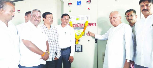 ಖಿಳೇಗಾಂವ ಏತ ನೀರಾವರಿ ಯೋಜನೆಯ ಎರಡು ಮೋಟಾರ್ ಗಳಿಗೆ ಶಾಸಕ ರಾಜು ಕಾಗೆ ಚಾಲನೆ