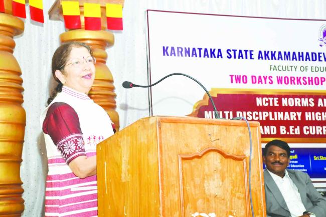 ಶಿಕ್ಷಣ ಕ್ಷೇತ್ರವು ಆಧುನಿಕ ಆವಿಷ್ಕಾರಗಳೊಂದಿಗೆ ನಿರಂತರವಾಗಿ ಅಭಿವೃದ್ಧಿಯಾಗಬೇಕು: ಆರ್‌. ಚಂದಾವರಕರ 