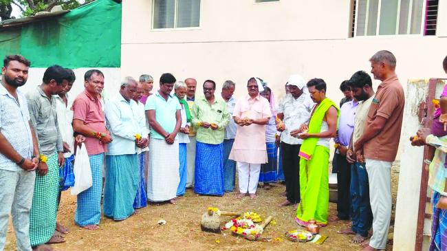 ಶಾಲಾ ಕೊಠಡಿ ನಿರ್ಮಾಣಕ್ಕೆ ಭೂಮಿ ಪೂಜೆ 