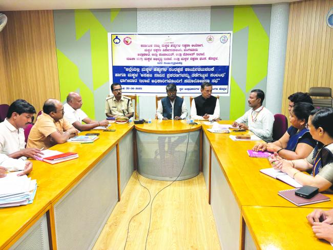 ಮಕ್ಕಳ ಅಸಹಜ ಸಾವು ಸಂಭವಿಸದಂತೆ ಅಧಿಕಾರಿಗಳು ಗಮನಹರಿಸಿ: ಶೇಖರಗೌರ ಜಿ. ರಾಮತ್ನಾಳ  