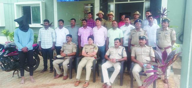 ಕೊಲೆ ಆರೋಪಿಯನ್ನು ಬಂಧಿಸುವಲ್ಲಿ ಯಶಸ್ವಿಯಾದ ಕಂಪ್ಲಿ ಪೊಲೀಸರು 