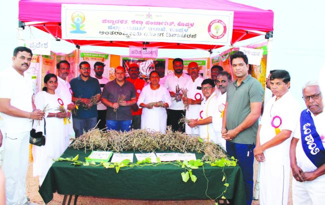 ಯೋಗವು ಭಾರತದ ಪ್ರಾಚೀನ ನಾಗರಿಕತೆಯ ಅಮೂಲ್ಯ ಕೊಡುಗೆ: ಸಂಸದ ಕೆ.ರಾಜಶೇಖರ ಹಿಟ್ನಾಳ 