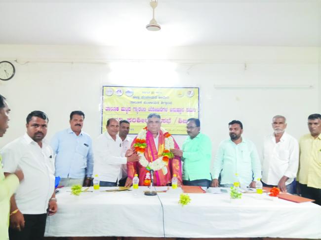 ಯೋಜನೆಗಳ ಯಶಸ್ವಿಗೆ ಅಧಿಕಾರಿಗಳ ಪಾತ್ರ ಮಹತ್ವದ್ದಾಗಿದೆ : ಶಾಸಕ ಪಠಾಣ