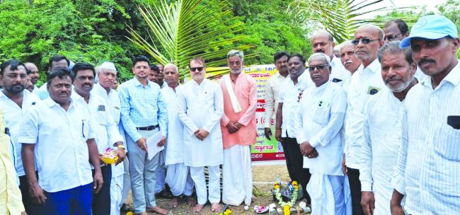 ರಸ್ತೆ ಅಭಿವೃದ್ಧಿ ಕಾಮಗಾರಿಗೆ ಶಾಸಕ ನಾಡಗೌಡ ಚಾಲನೆ  