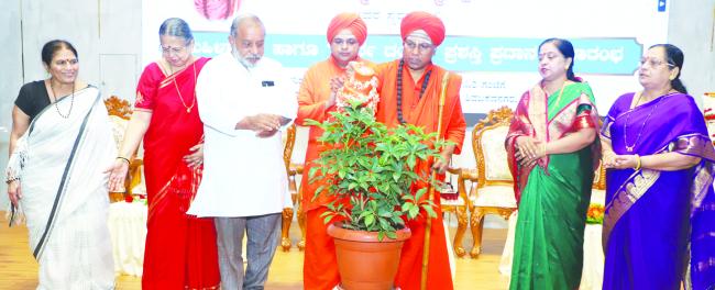 ದಾಂಪತ್ಯ ಪ್ರೀತಿ ವಿಶ್ವಾಸಗಳ ಸಂಗಮ: ಡಾ. ತೋಂಟದ ಸಿದ್ಧರಾಮ ಸ್ವಾಮಿಗಳು 