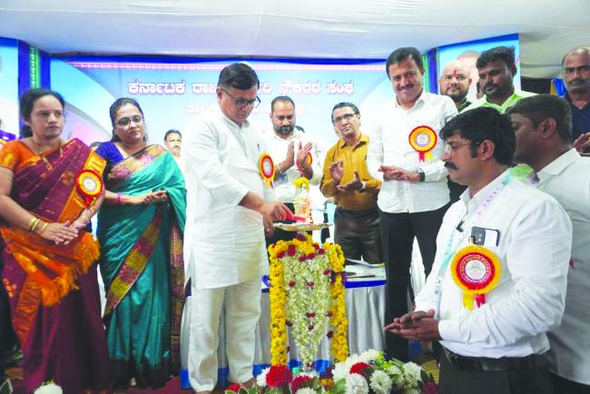 ರಸ್ತೆ ಗುಂಡಿ ಮುಚ್ಚಿಸಿ, ಅವಘಡಗಳನ್ನು ತಪ್ಪಿಸಿ: ಸಭೆಯಲ್ಲಿ ಜಿಲ್ಲಾಧಿಕಾರಿ ಎಂ.ಎಸ್ ದಿವಾಕರ್  