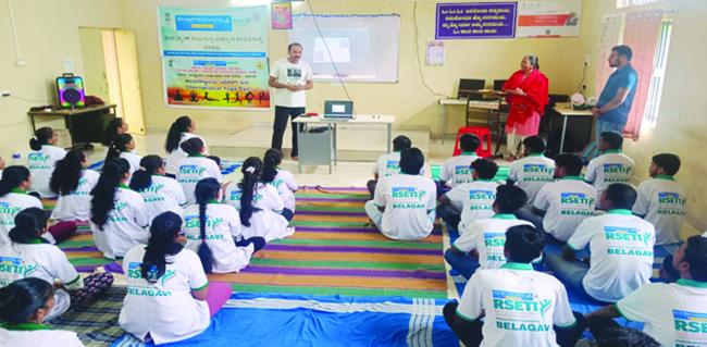  ಕೆನರಾ ಬ್ಯಾಂಕ   ಸಂಸ್ಥೆ ವತಿಯಿಂದ ಅಂತರಾಷ್ಟ್ರೀಯ ಯೋಗ ದಿನಾಚರಣೆ