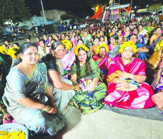 ಉಡಿ ತುಂಬವ ಕಾರ್ಯ ಶ್ಲಾಘನೀಯ: ಗುಳೇದಗುಡ್ಡ ಕಾಶೀನಾಥ ಮಹಾಸ್ವಾಮಿಗಳು 