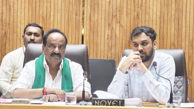 ರೈತರಿಗೆ ಬೆಳೆ ಪರಿಹಾರ ನೀಡಲು ಸರ್ಕಾರಕ್ಕೆ ವರದಿ ನೀಡಿ: ಕೋನರಡ್ಡಿ  