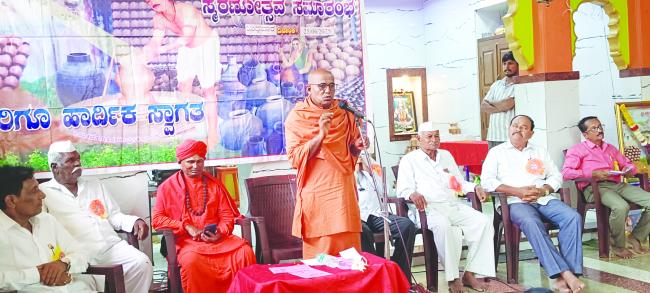 ಶಿವಶರಣ ಗುಂಡಯ್ಯನವರ ಜೀವನ ಎಲ್ಲರಿಗೂ ಸ್ಪೂರ್ತಿ: ಬಸವಲಿಂಗ ಶ್ರೀಗಳು 