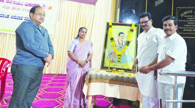 ವೈದಿಕ ಪರಂಪರೆಗೆ ಲಿಂಗಾಯತರು ಬಲಿಯಾಗುತ್ತಿರುವದು ವಿಪರ್ಯಾಸ: ಪ್ರೊ.ಸಿದ್ದು ಯಾಪಲಪರ್ವಿ 