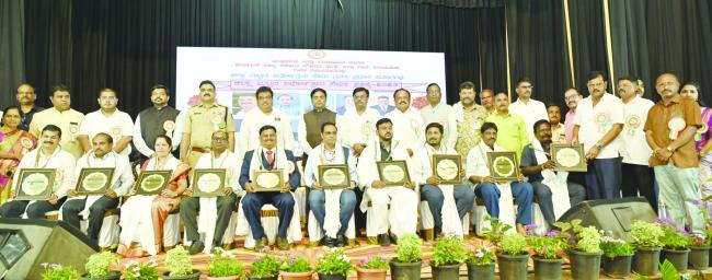 ಕಟ್ಟ ಕಡೆಯ ವ್ಯಕ್ತಿಗೆ ಸೌಲಭ್ಯ ತಲುಪಿಸುವುದು ಸರ್ಕಾರಿ ನೌಕರರ ಮಹತ್ತರ ಜವಾಬ್ದಾರಿ: ಸಚಿವ ಡಾ.ಎಂ.ಬಿ.ಪಾಟೀಲ 