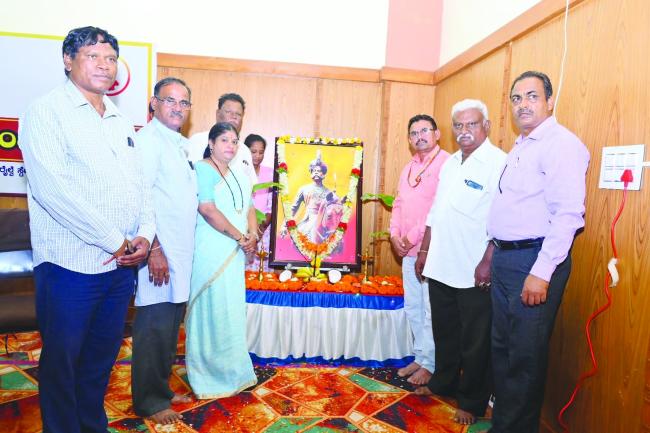 ನಾಡಪ್ರಭು ಕೆಂಪೇಗೌಡರು ಅಪ್ರತಿಮ ನಾಯಕ 