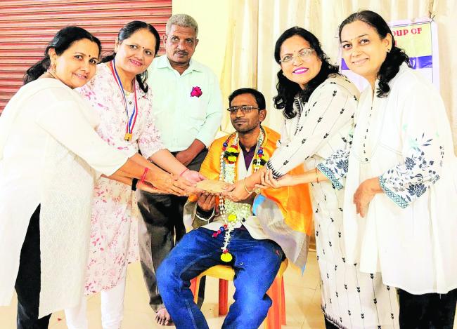ಯೋಗ ಶಿಕ್ಷಕ ಸುಭಾಸ್ ಮಡಿವಾಳರ ಅವರಿಗೆ ಗೌರವ ಸನ್ಮಾನ 