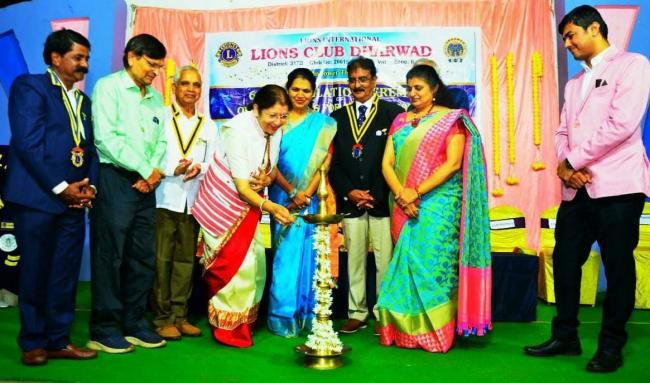 ಪ್ರಾರ್ಥಿಸುವ ತುಟಿಗಳಿಗಿಂತ ಸೇವೆ ಮಾಡುವ ಕೈಗಳು ಶ್ರೇಷ್ಠ: ಡಾ.ಮೀನಾ  