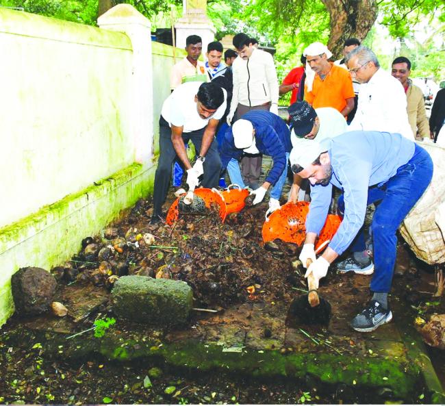 ಹುಬ್ಬಳ್ಳಿ ಧಾರವಾಡ ಮಹಾನಗರವನ್ನು ತ್ಯಾಜ್ಯ ಮುಕ್ತವನ್ನಾಗಿಸಲು ಸಾರ್ವಜನಿಕರು ಕೈ ಜೋಡಿಸಲಿ: ಸಚಿವ ಸಂತೋಷ ಲಾಡ್ 
