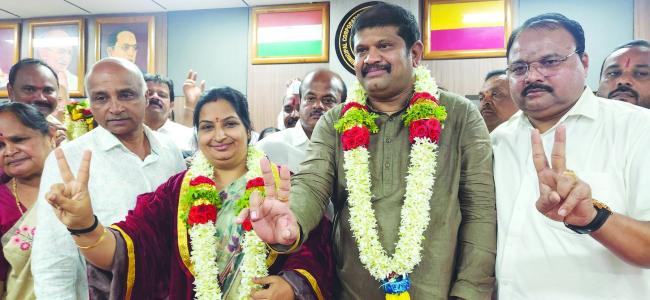 ಹುಬ್ಬಳ್ಳಿ ಧಾರವಾಡ ಮಹಾನಗರ ಪಾಲಿಕೆಯ ಮಹಾಪೌರ  ಉಪಮಹಾಪೌರರ  ಆಯ್ಕೆ 