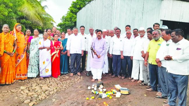 ರಸ್ತೆಗಳ ಸುಧಾರಣೆ: ರೈತರ ಬೆಳೆಗಳನ್ನು ಮಾರುಕಟ್ಟೆಗೆ ತ್ವರಿತವಾಗಿ ಸಾಗಿಸಲು ಸಾಧ್ಯ