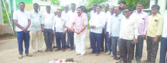 ಗ್ಯಾರಂಟಿ ಯೋಜನೆ ಹೆಸರಿನಲ್ಲಿ ಅಭಿವೃದ್ಧಿ ಕುಂಠಿತ: ಐಹೊಳೆ 