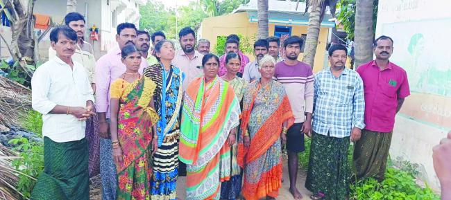 ಆರೋಗ್ಯ ಅಧಿಕಾರಿಗಳ ನಿರ್ಲಕ್ಷ್ಯ ಡೆಂಗೂ, ಮಲೇರಿಯಾ ಉಲ್ಭಣ: ಗ್ರಾಮಸ್ಥರ ಆರೋಪ 